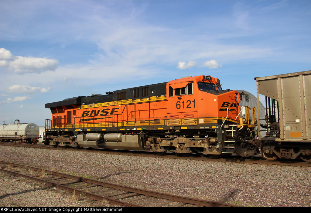 BNSF 6121 - DPU